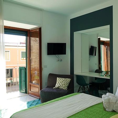 Ninina Boutique Suites Салерно Екстер'єр фото