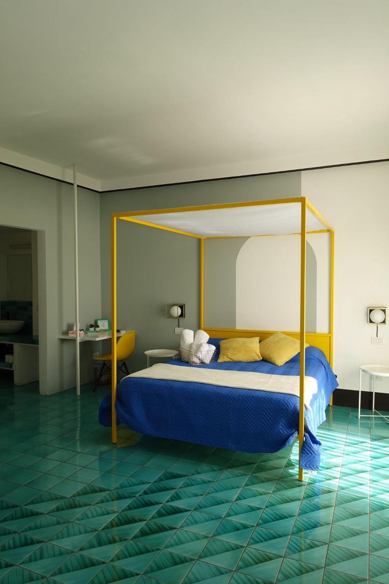 Ninina Boutique Suites Салерно Екстер'єр фото
